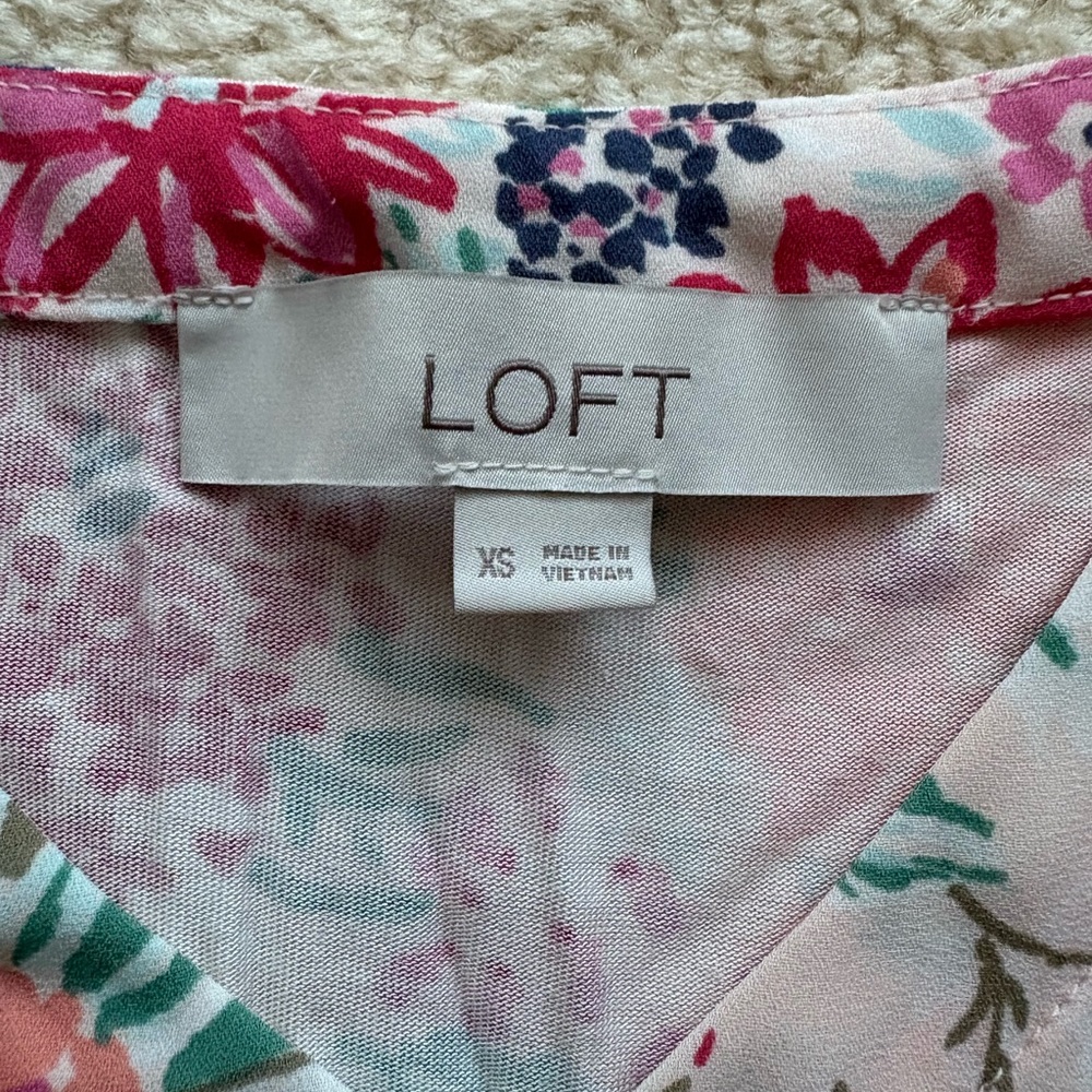 Loft Tank Top Floral - Picture 2 of 3